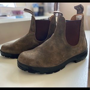 Blundstones Boots